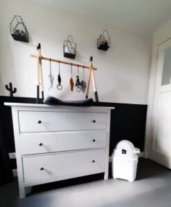 DiaperChamp One - Luieremmer - Verzorging - Luieremmers - White Black -Bekend Babyproducten Winkel 987x1200 1